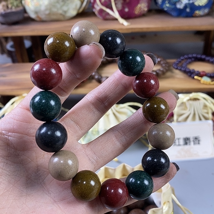 泥塑奶***球五行真气香1.5手串