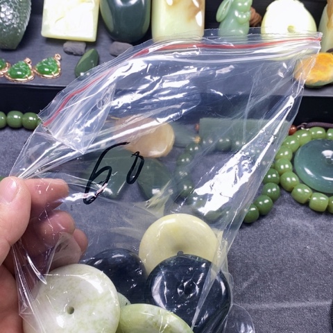 未镶嵌蛇纹石玉手链