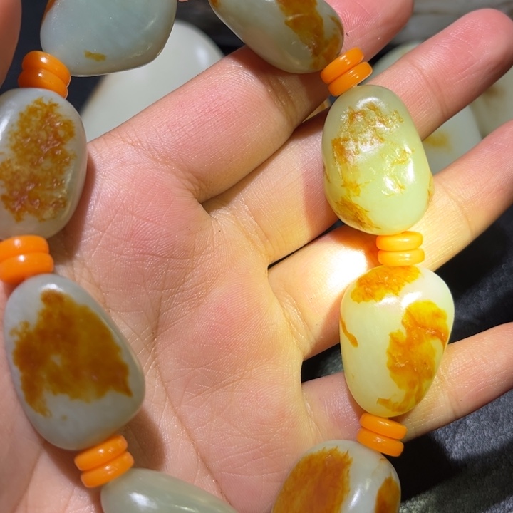 和田玉未镶嵌珠宝奇石