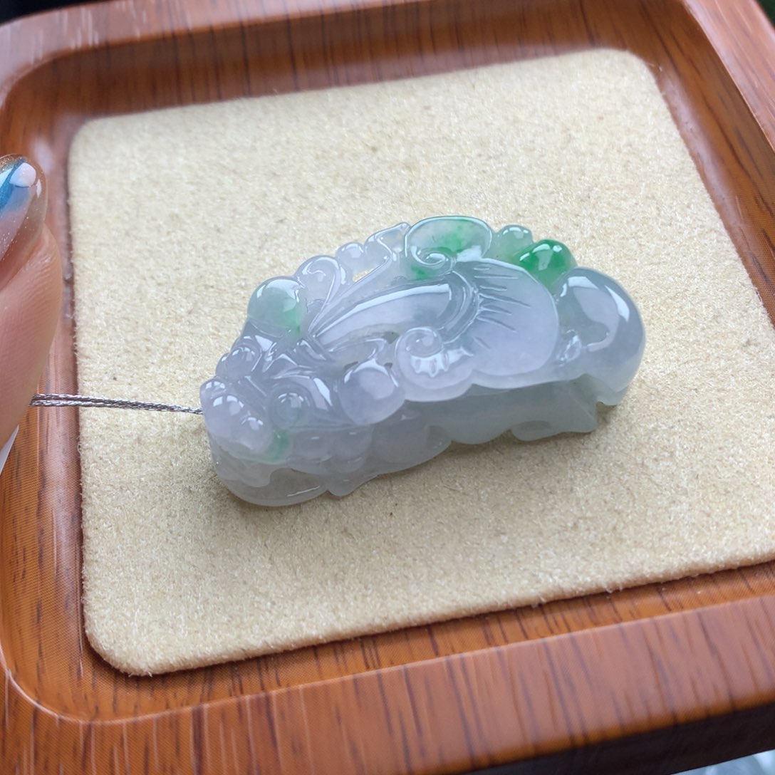 翡翠未镶嵌颈饰26