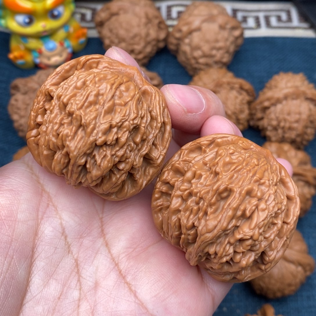 文玩核桃把件42.8爆肉至尊虎