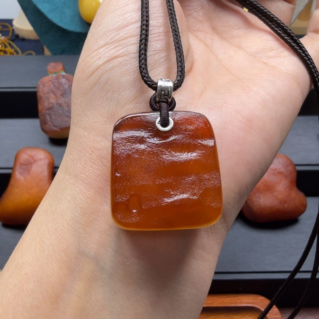 琥珀吊坠(赠链)未镶嵌