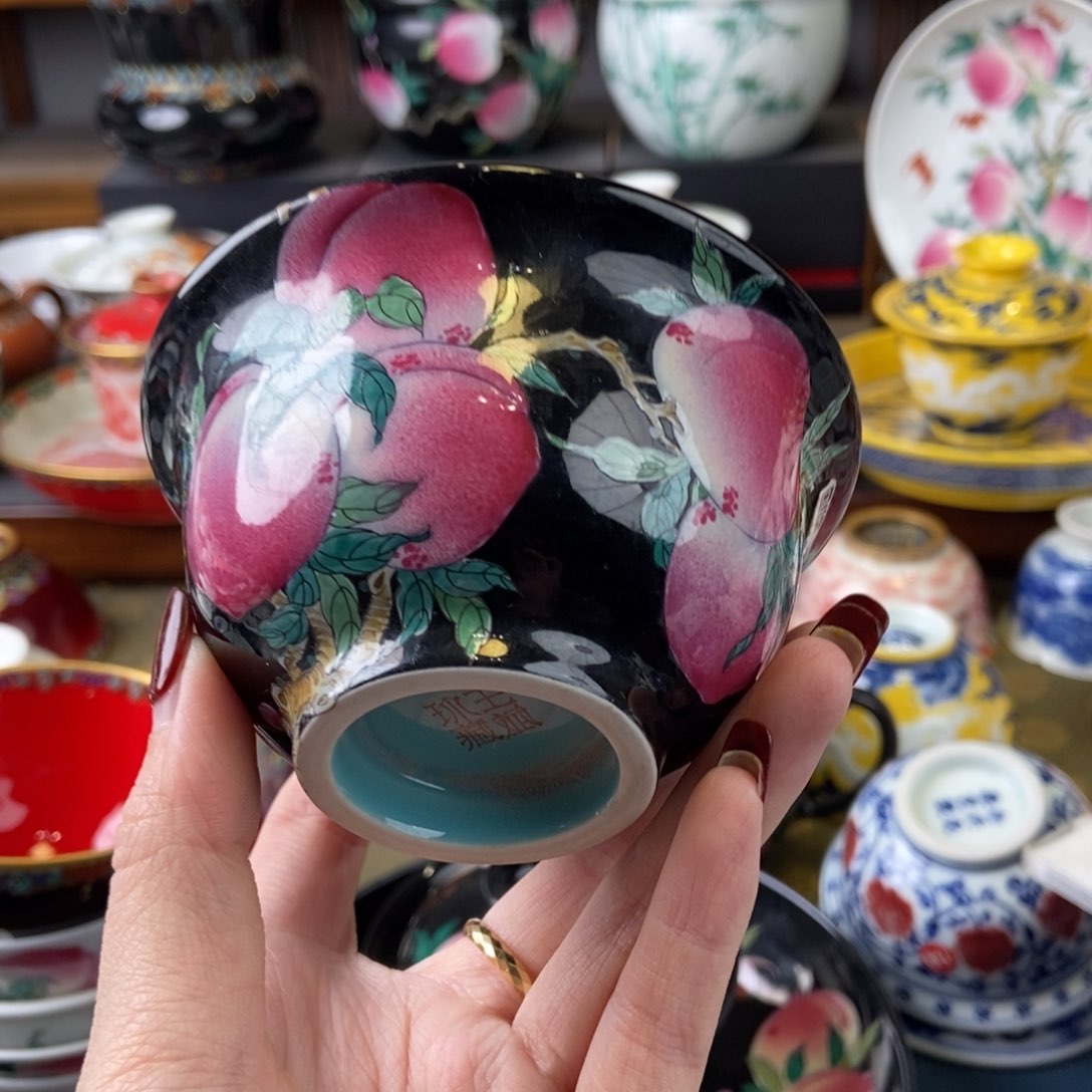 陶瓷艺术家的作品是一种