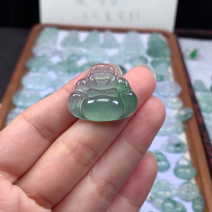 颈饰未镶嵌翡翠冰种晴底佛公