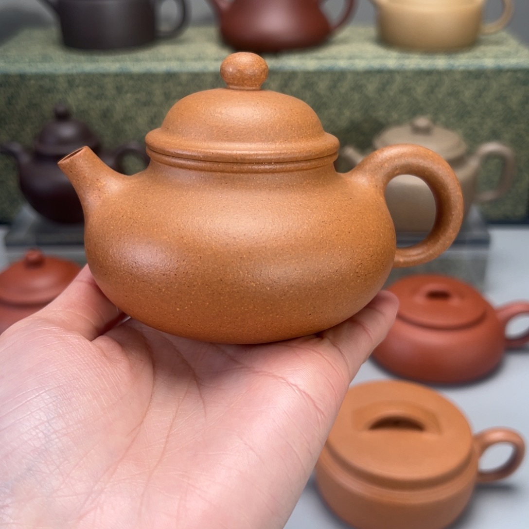 紫砂茶壶黄金段容天190c c