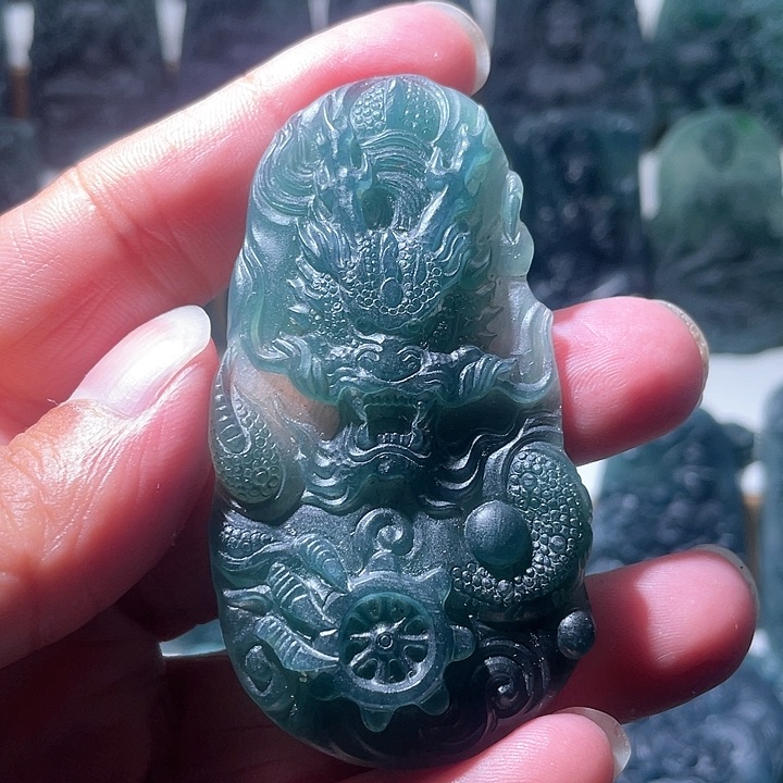 定制翡翠未镶嵌龙