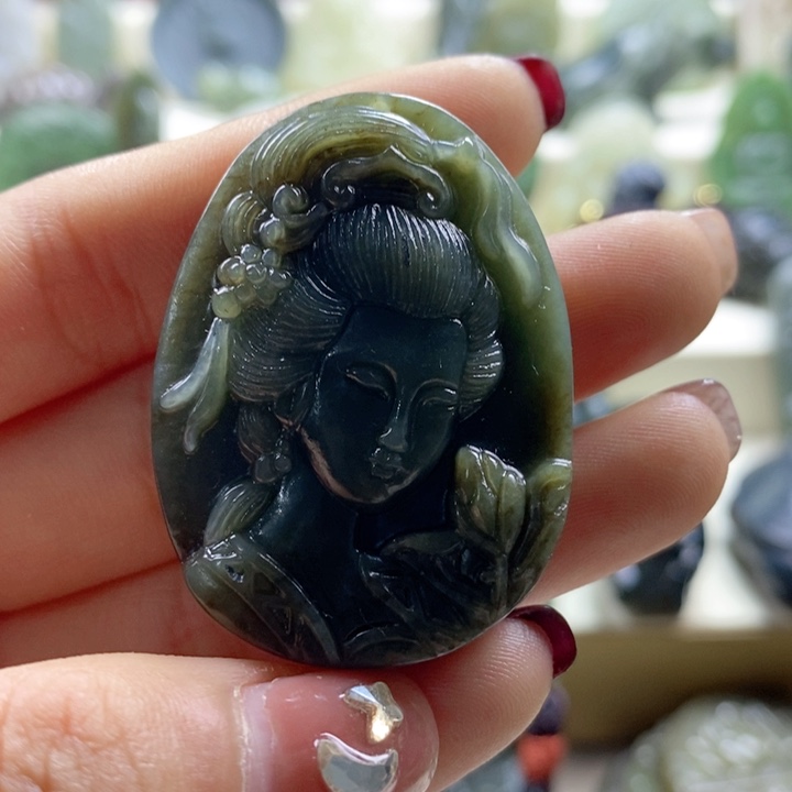 和田玉颈饰未镶嵌