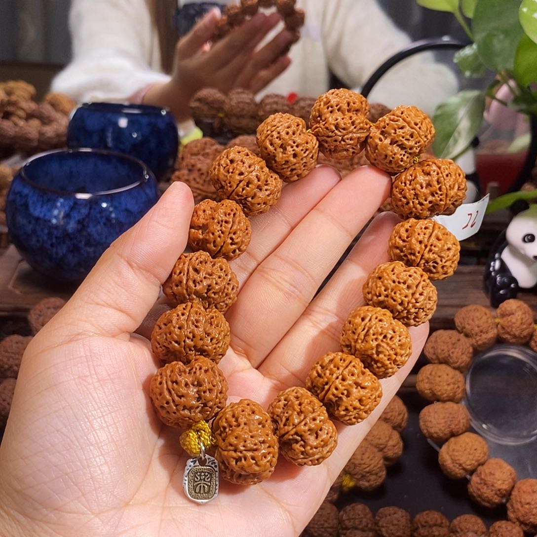 金刚菩提手串兰****?纽扣蜂王22mm