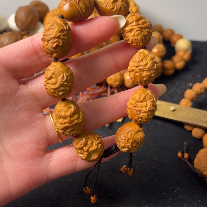 手串橄榄核钟馗头