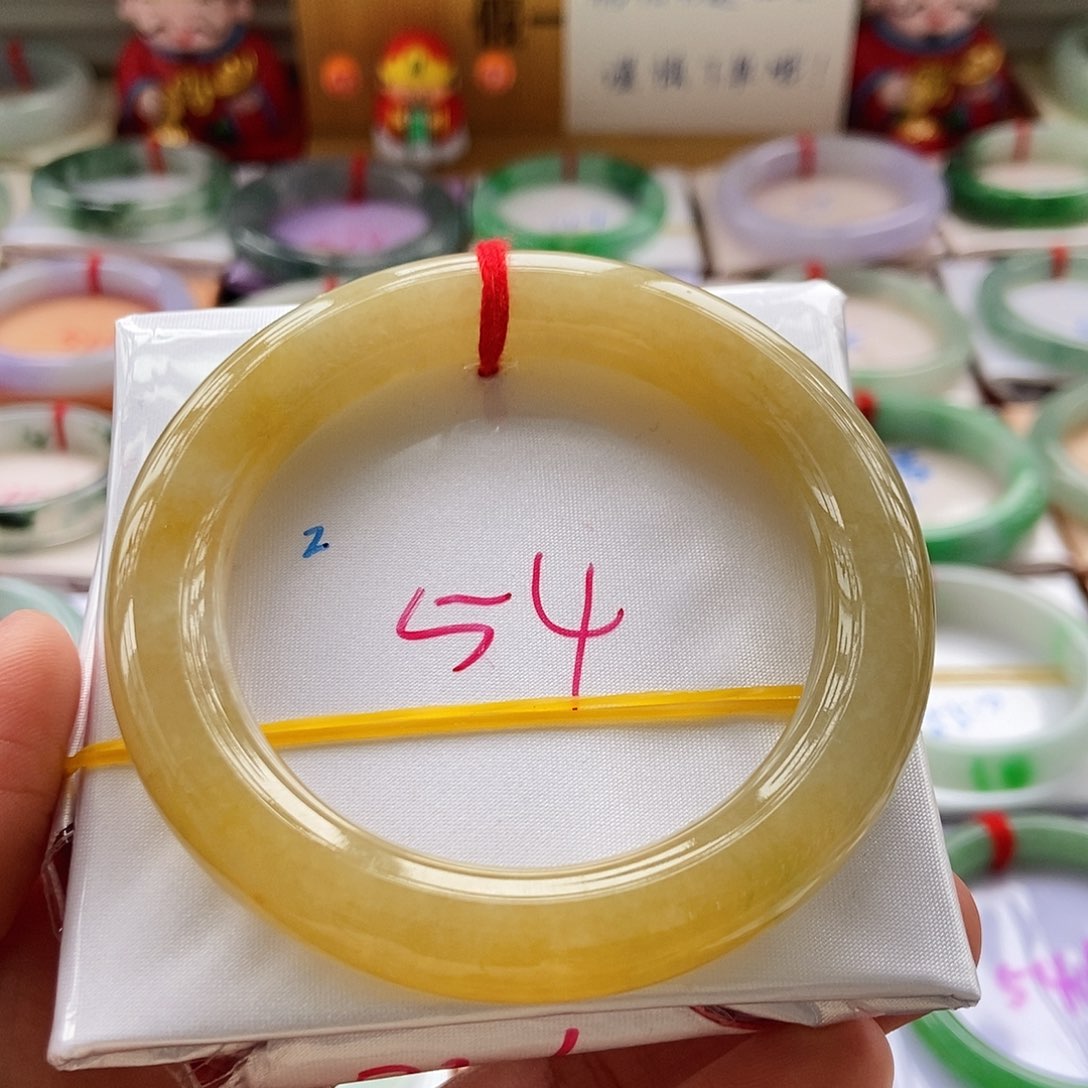 翡翠手镯未镶嵌9冰胶底满黄9