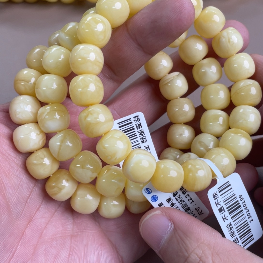 琥珀裸石未镶嵌040多样性发其一