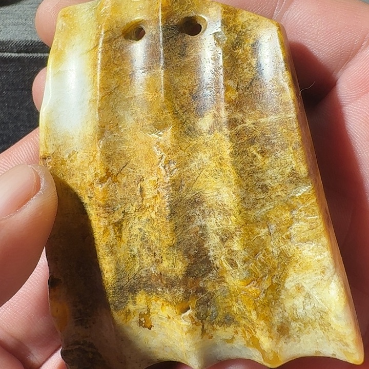 义***铨透闪石质玉未镶嵌挂件