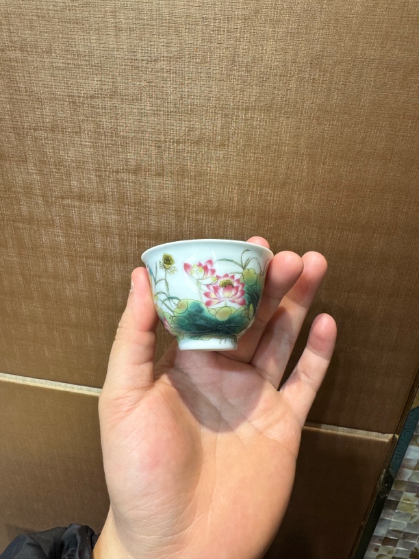 景德镇粉彩釉下主人杯荷荷美美容量40ml