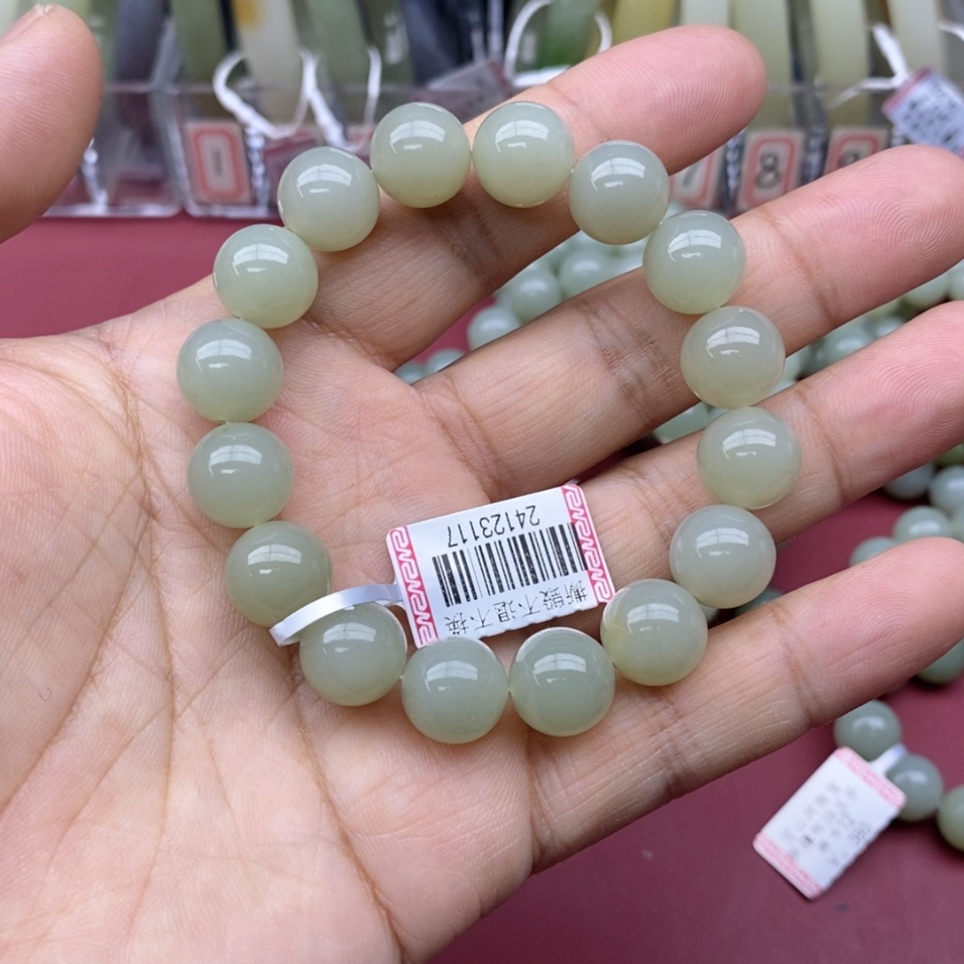 未镶嵌和田玉手串风*
