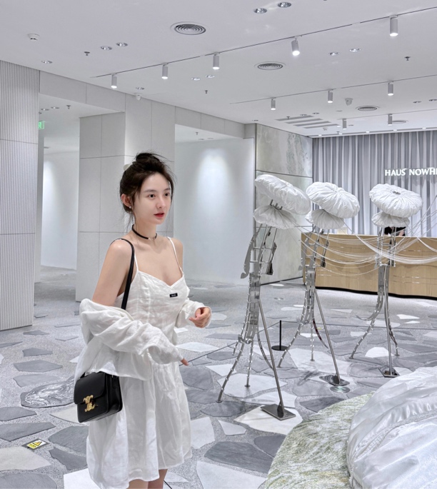 Tsuen荃壹“昭昭星野”连衣裙明媚冷调吸睛显瘦连衣裙