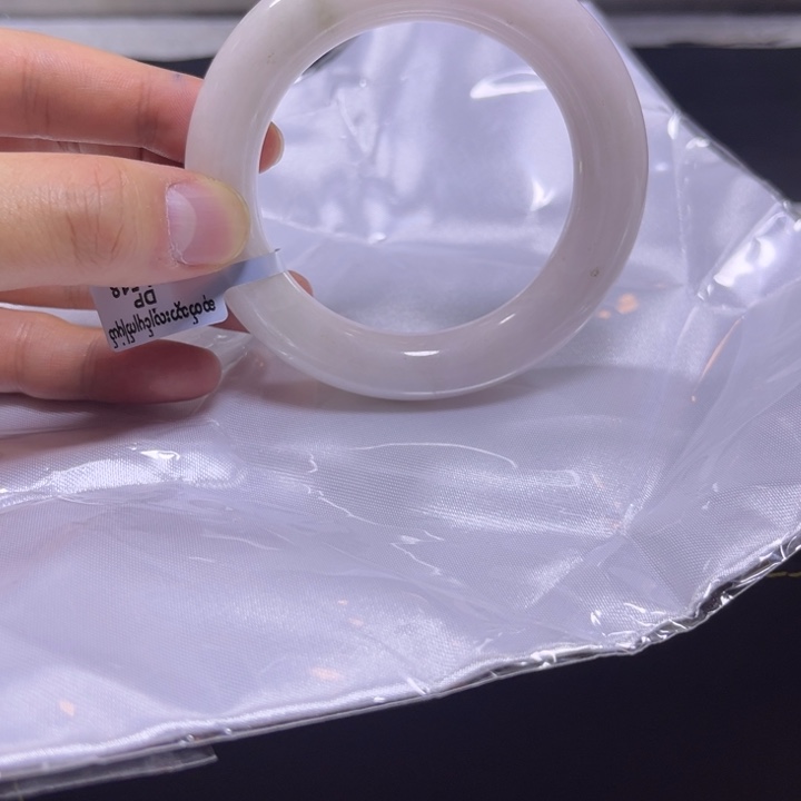 翡翠手镯未镶嵌天然A货翡翠多样性发性团购发一件