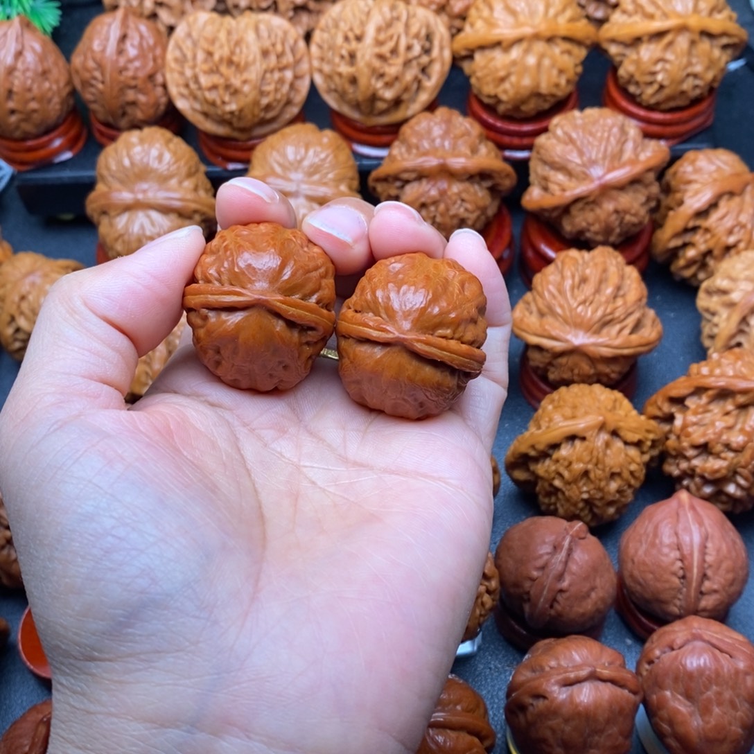 把件文玩核桃蛇皮球