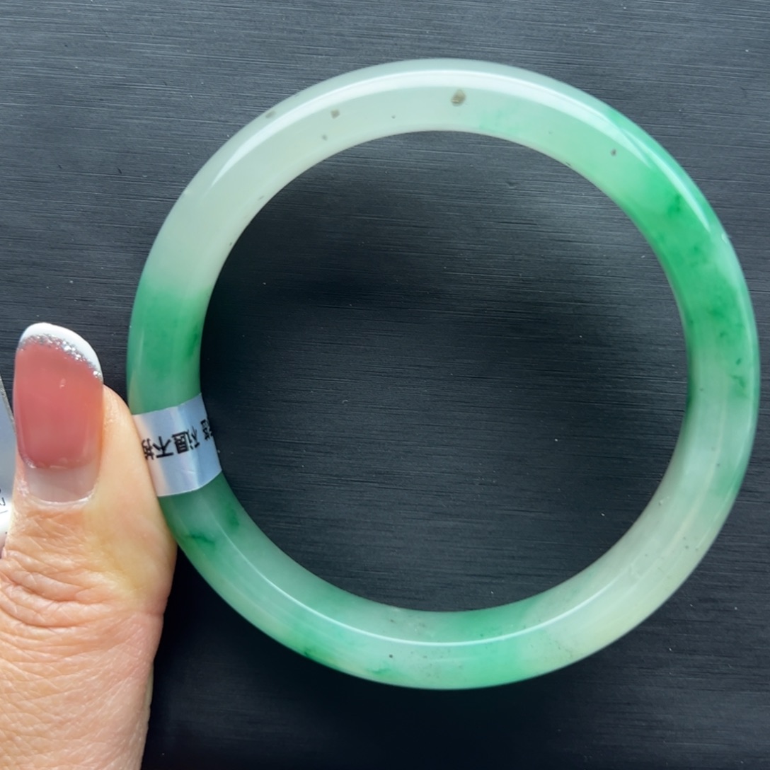 石英质玉（非洲翠）未镶嵌手镯