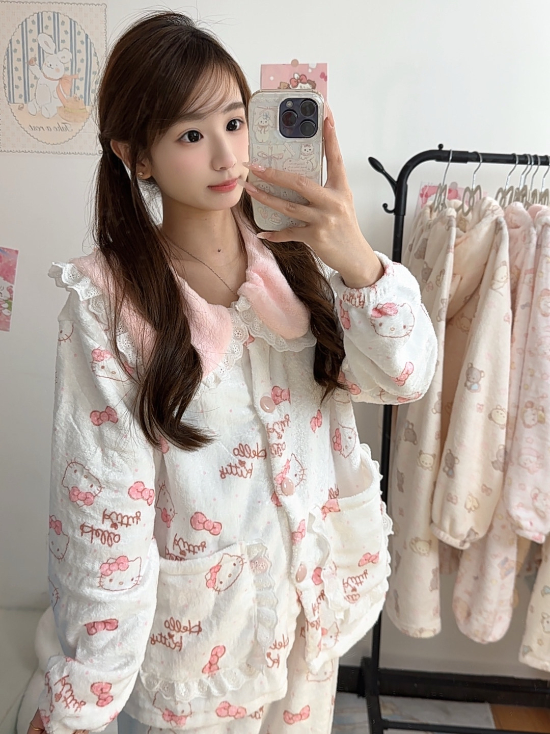 粉领KT猫可爱娃娃领冬季加绒保暖睡衣女法兰绒甜美外穿家居服套装