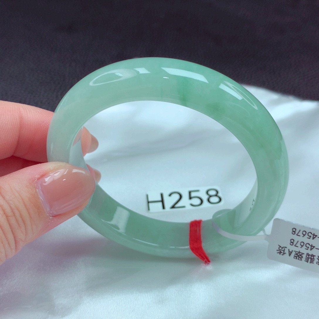 翡翠手镯未镶嵌手镯88