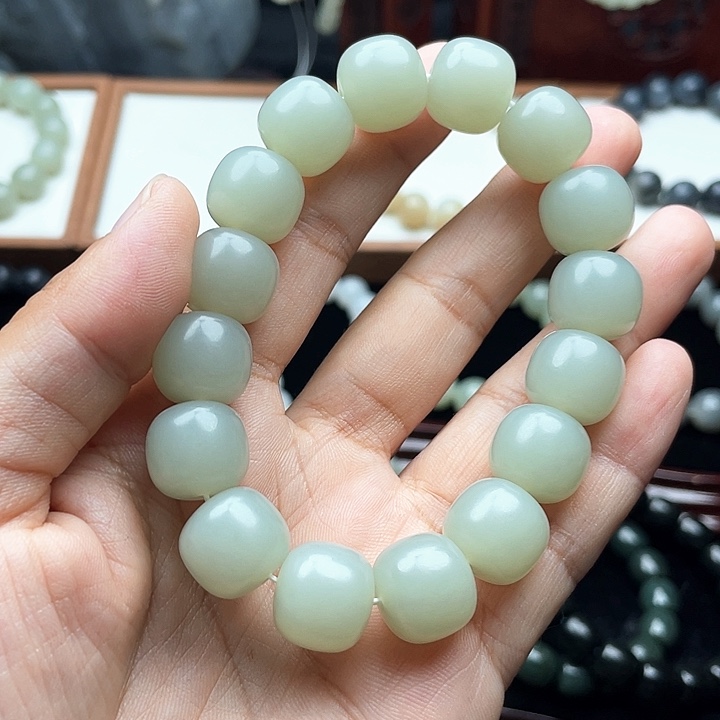 刘***刘手串未镶嵌和田玉