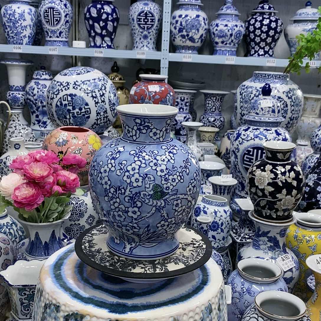 【闪购商品】摆件石榴瓶瓷器………………………………