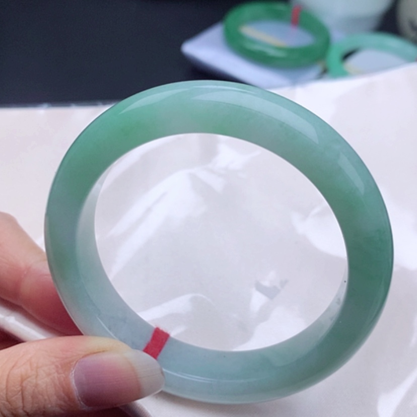 【闪购商品】翡翠手镯未镶嵌             正圈56.5