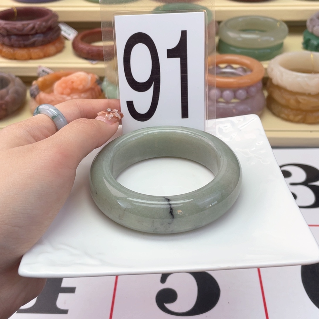 石英质玉未镶嵌手镯