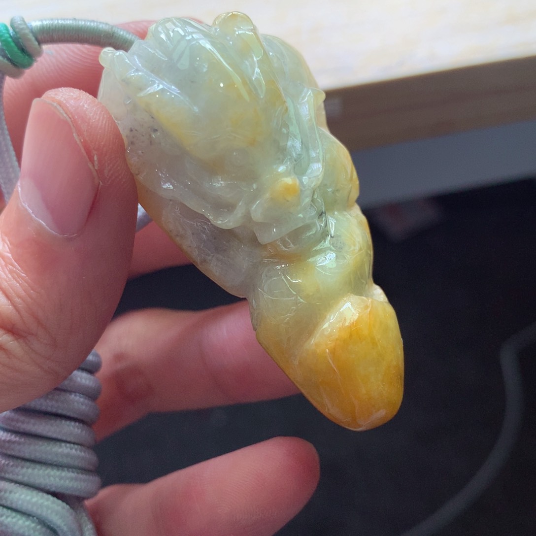 翡翠颈饰未镶嵌吊坠