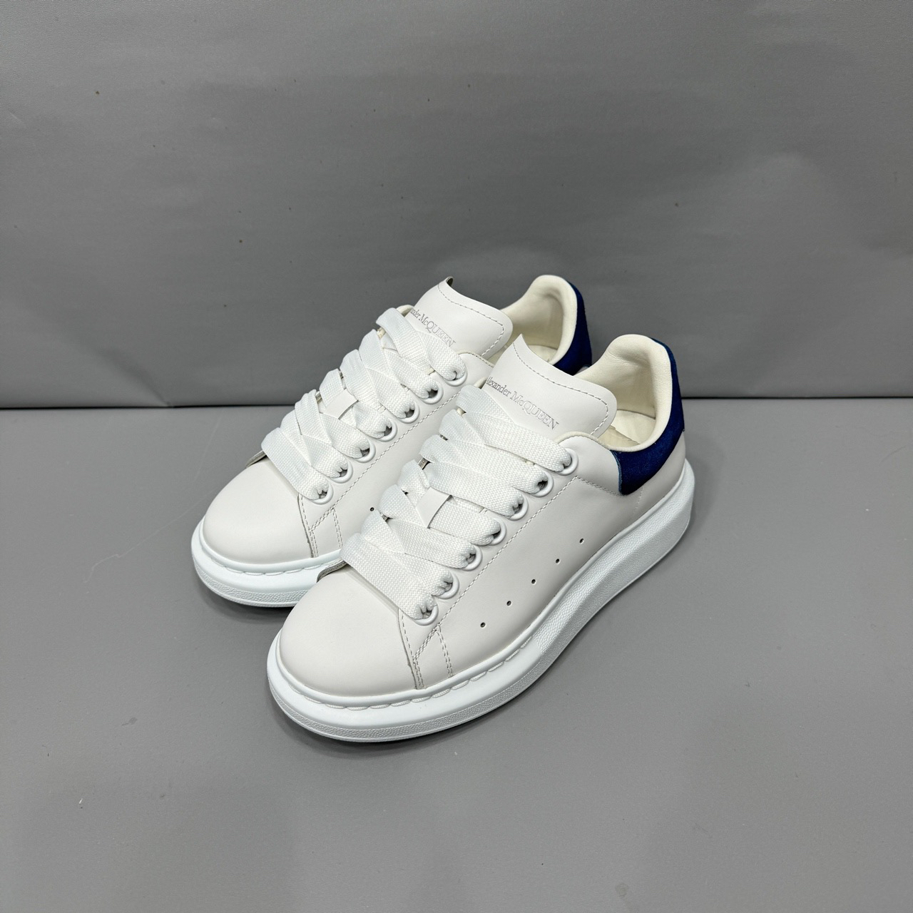 99新 Alexander McQueen/亚历山大·麦昆 34码/无原盒/ A2744