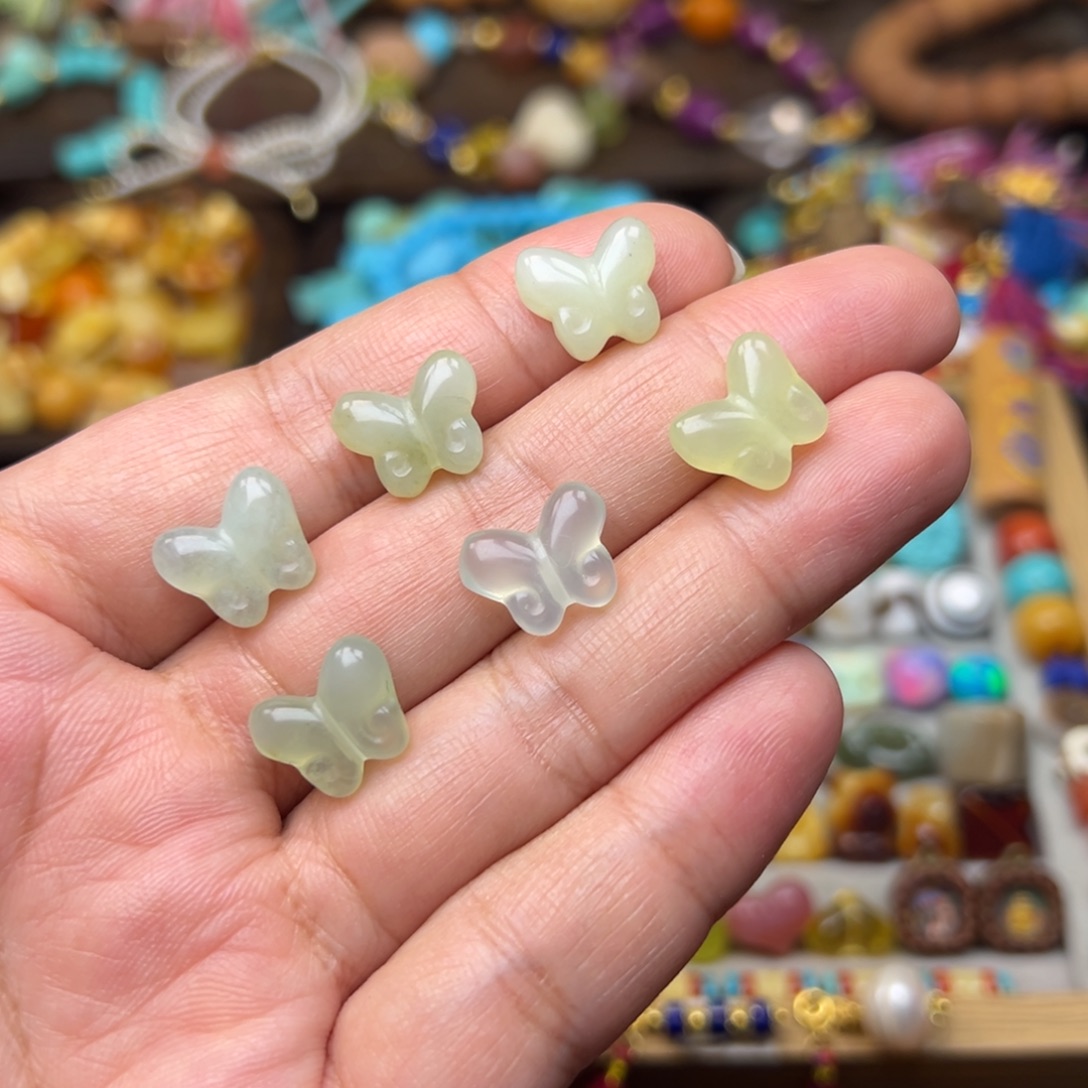 岫玉未镶嵌蝴蝶发一个