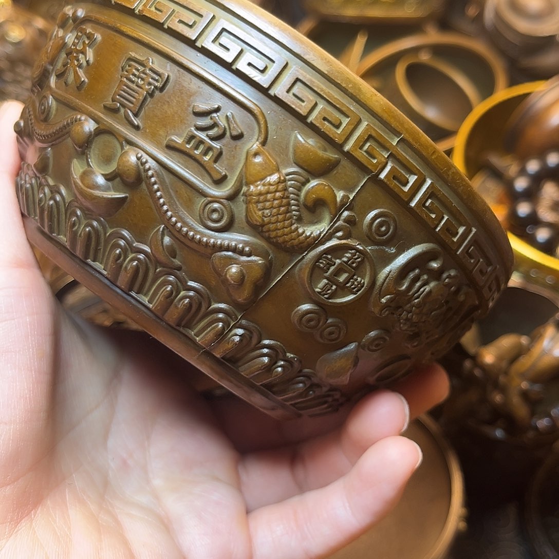 精美铜器工艺品等