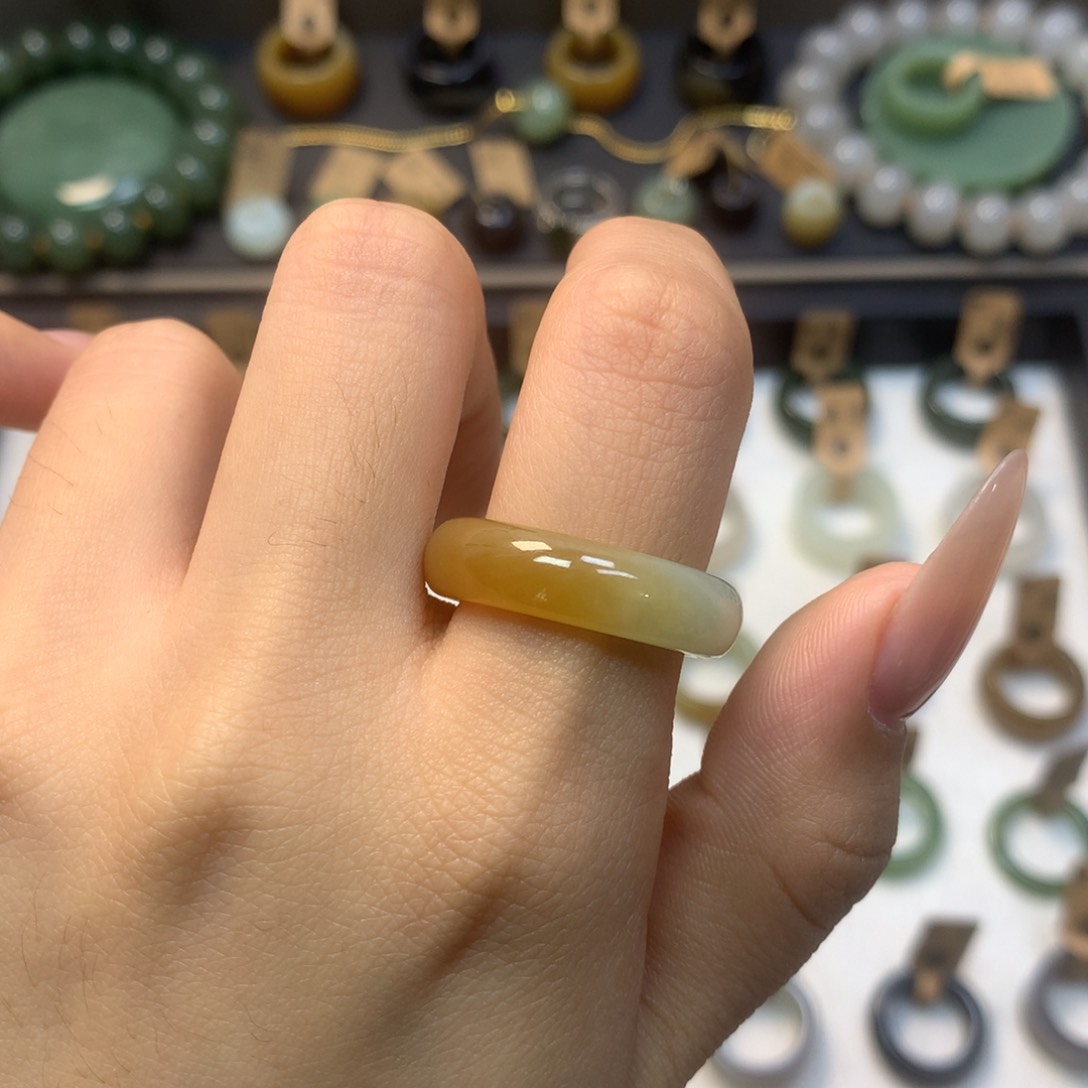 和田玉戒指未镶嵌