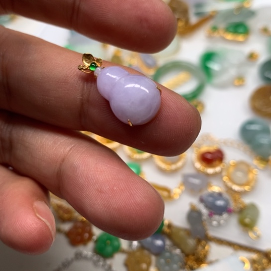 翡翠颈饰未镶嵌翡翠