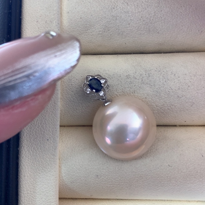 18K金镶嵌颈饰拼合珍珠（马贝珠）