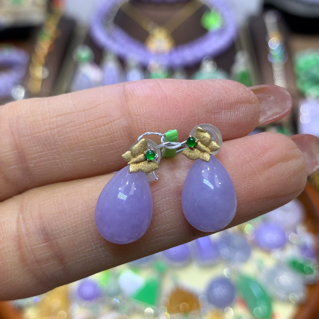 翡翠18K金镶嵌颈饰翡翠