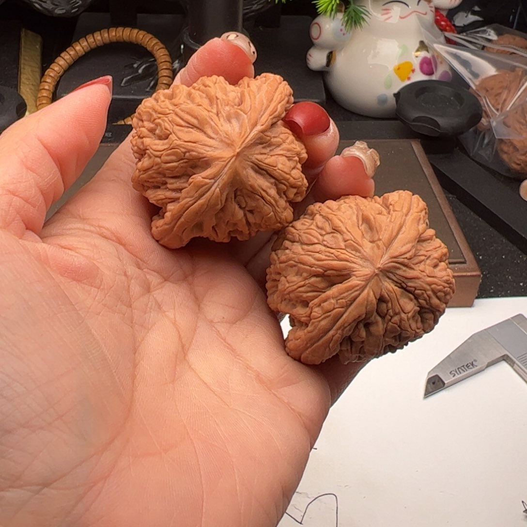 文玩核桃吊坠滢虎头王8