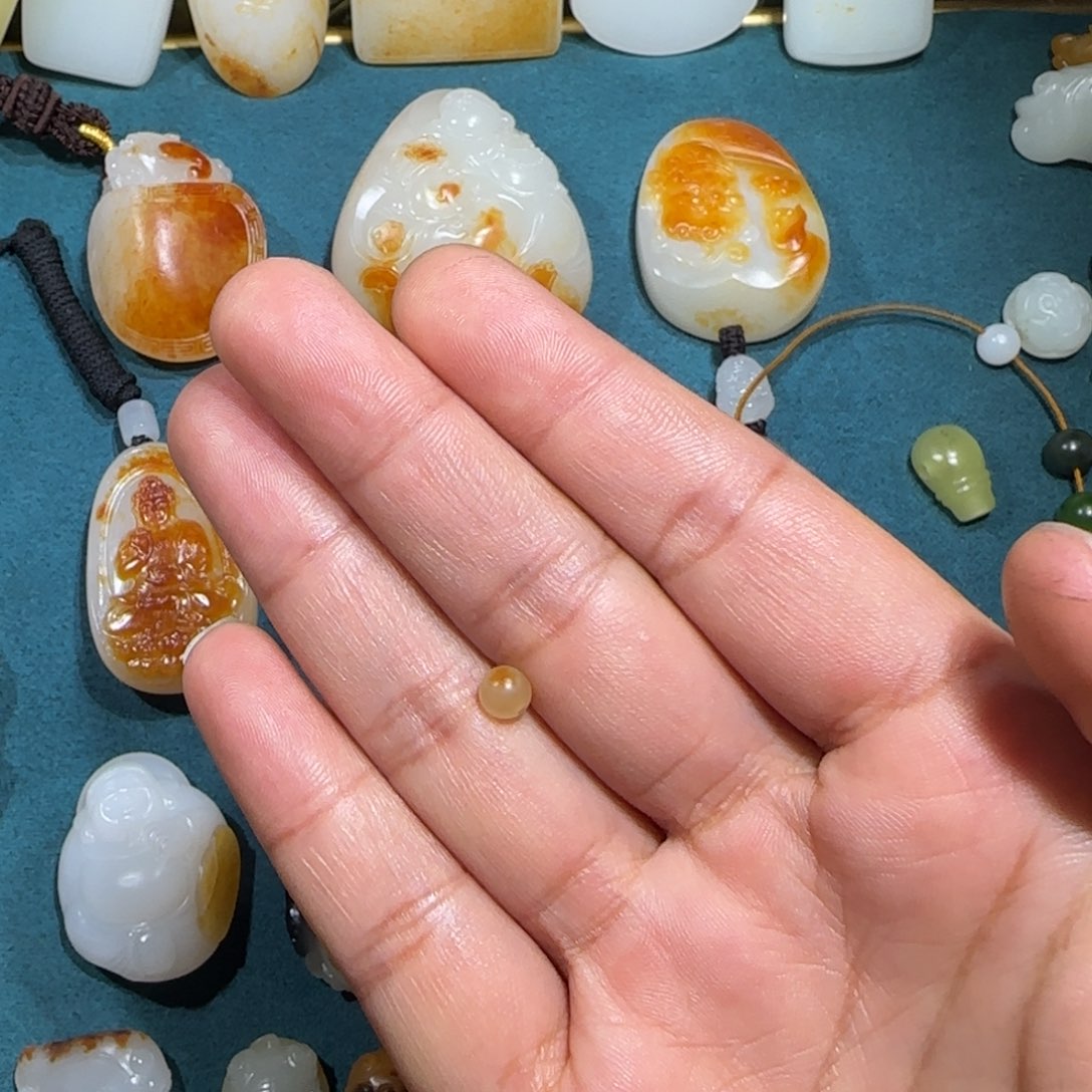 和田玉颈饰未镶嵌天**鸢