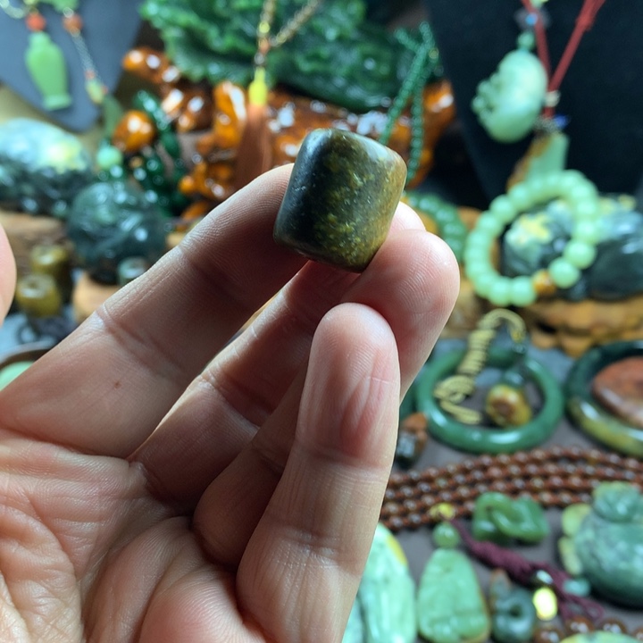 岫岩河磨玉（透闪石质玉）未镶嵌吊坠(赠链)