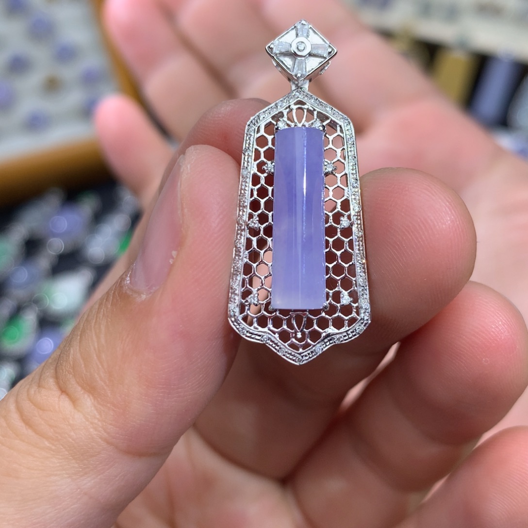 翡翠18K金镶嵌吊坠(不含链)签收后48小时鉴赏期