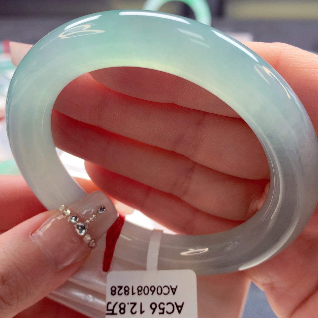 翡翠手镯（圆镯）未镶嵌85（81号）