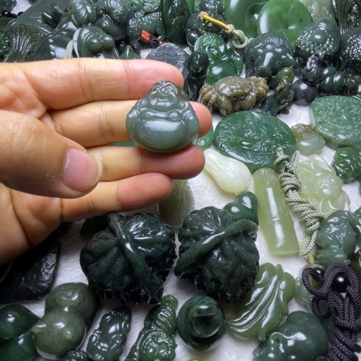 和田玉未镶嵌颈饰