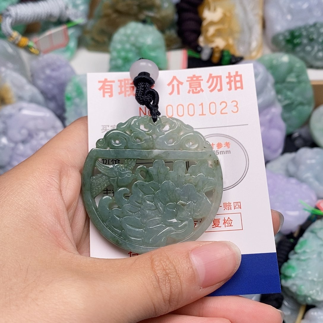 吊坠(不含链)未镶嵌翡翠