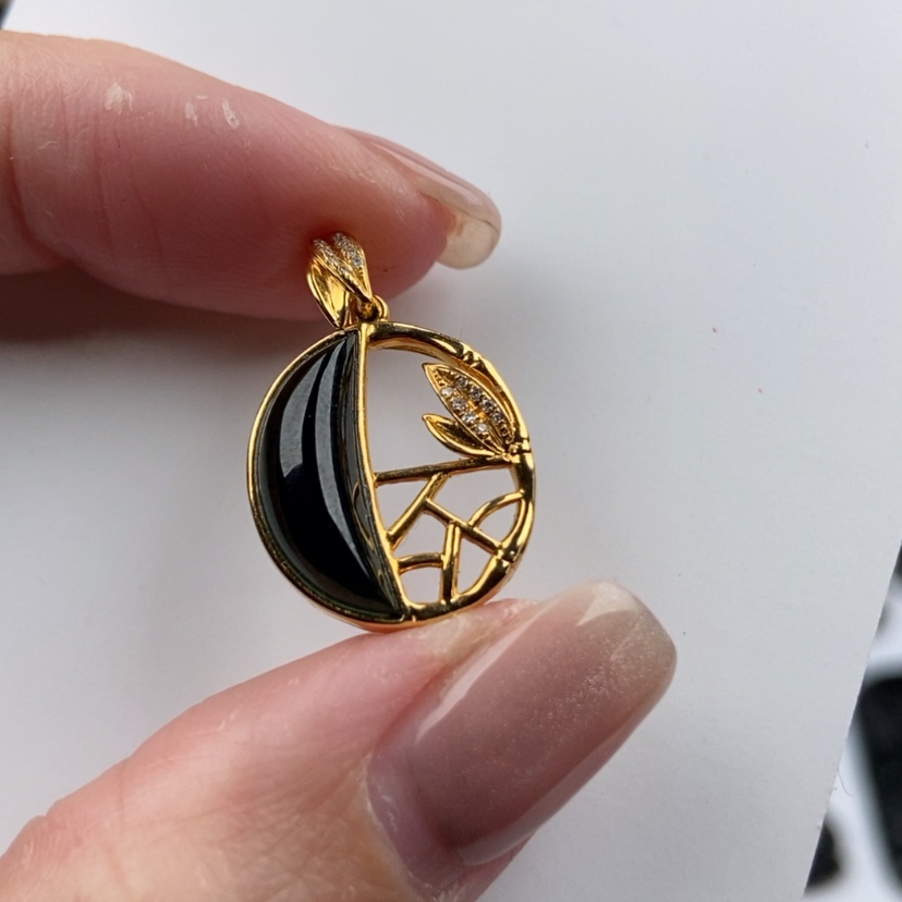 【闪购商品】翡翠颈饰18K金镶嵌吊坠