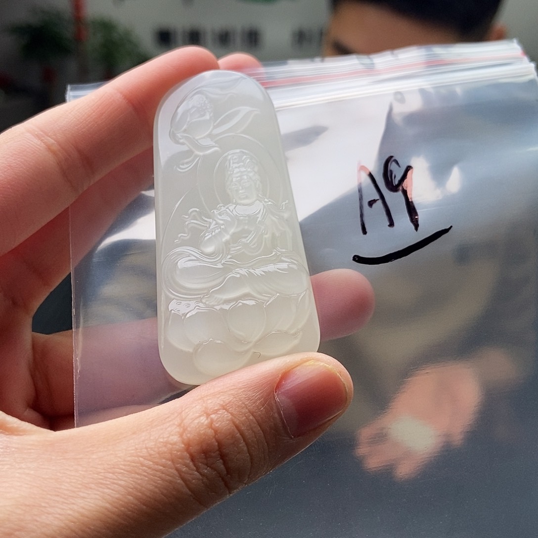 和田玉颜色多样性发拍一发一未镶嵌