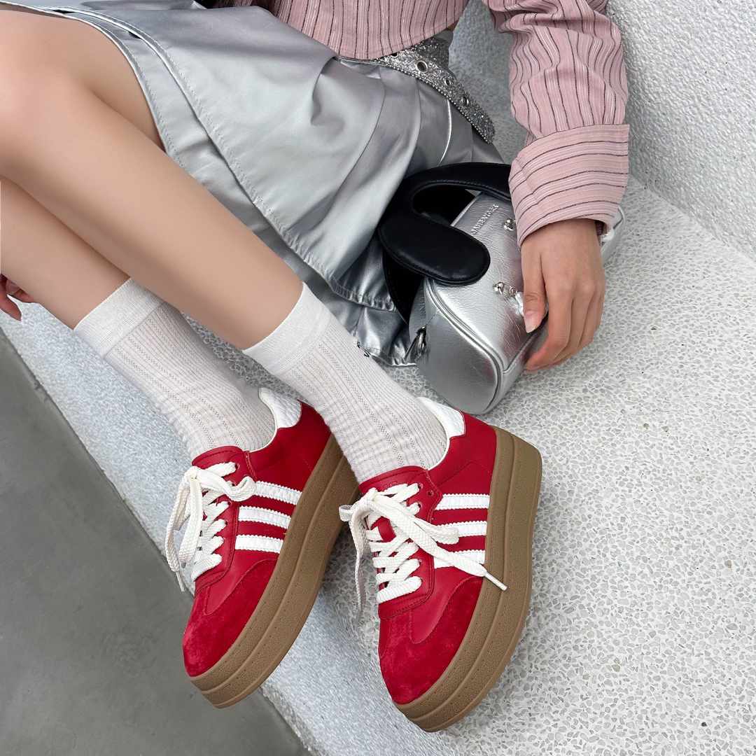 轩轩家【炫彩德训】 少女风小清新软底软面韩范儿网红款休闲鞋