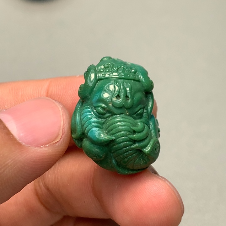 绿松石未镶嵌颈饰