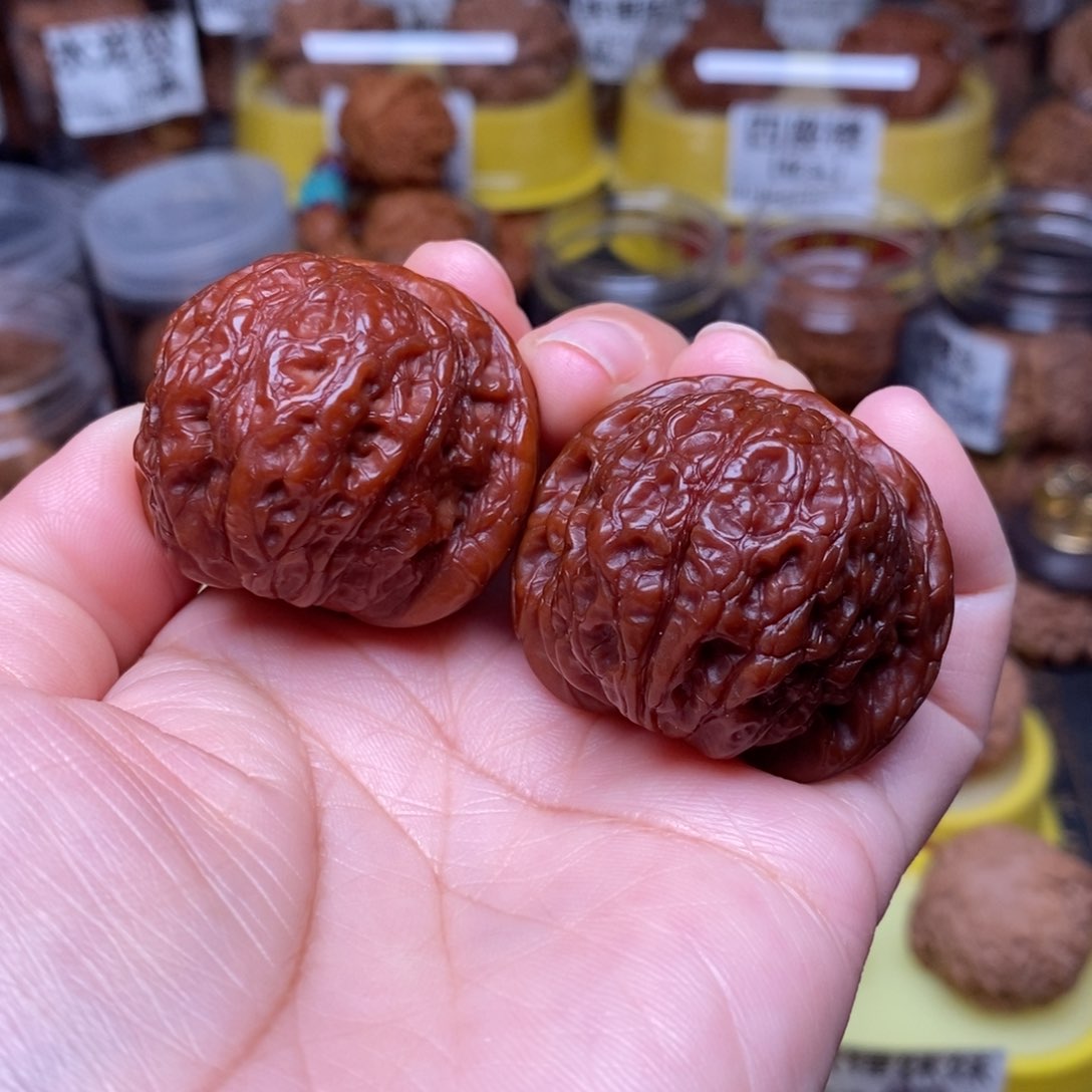 核桃把件上****峰血麒麟39.5全品