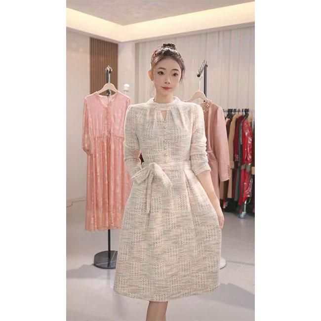 L620 法式高级感名媛小香风连衣裙2025年春季新款圆领镂空收腰裙