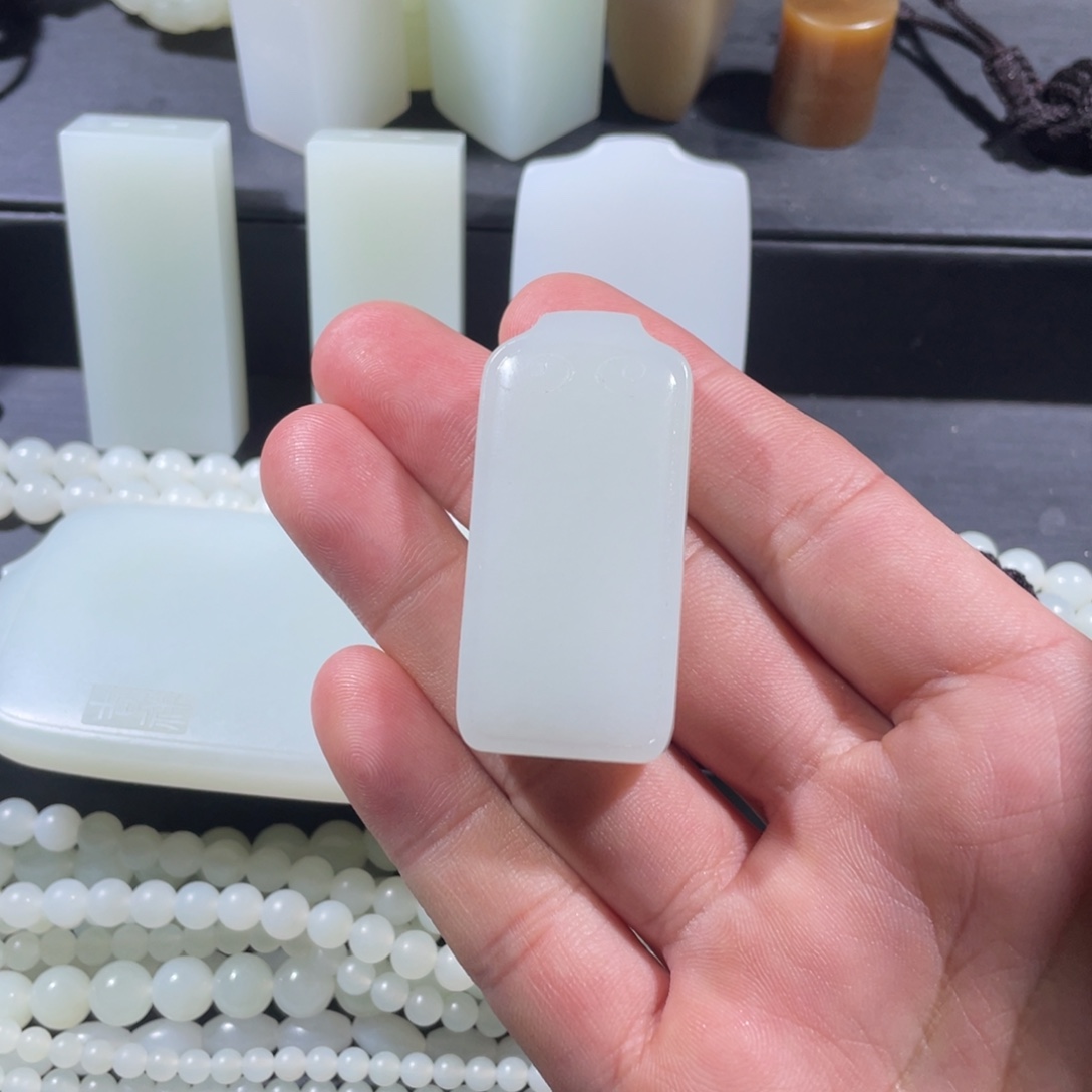 成***站和田玉未镶嵌项链无事牌